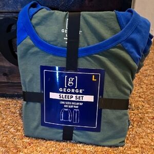 Brand New  2 Piece guys Sleep Set
